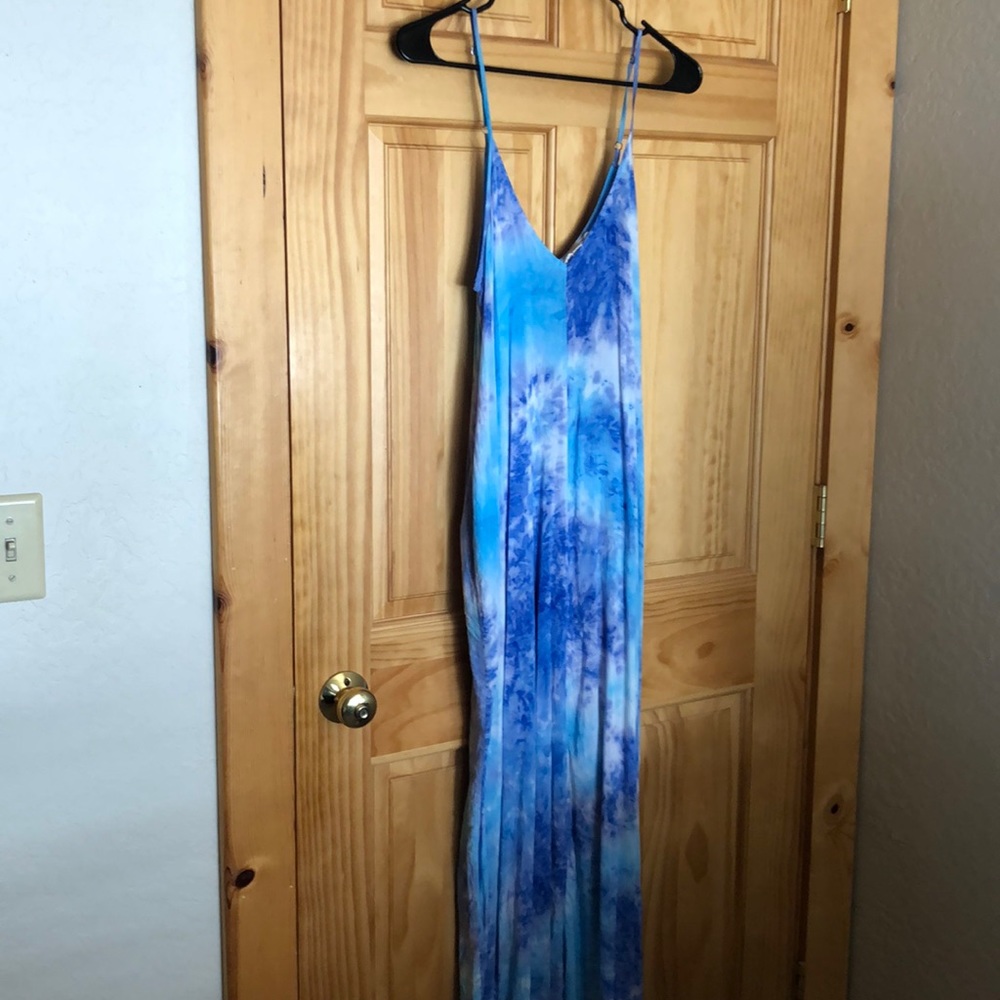 Lovestitch tie dye blue maxi dress. Size small